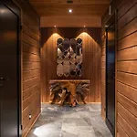 Skyra Retreat アパート *