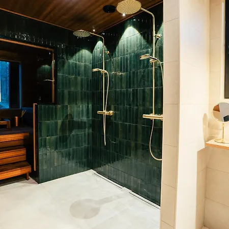 Skyra Retreat Hotelli *