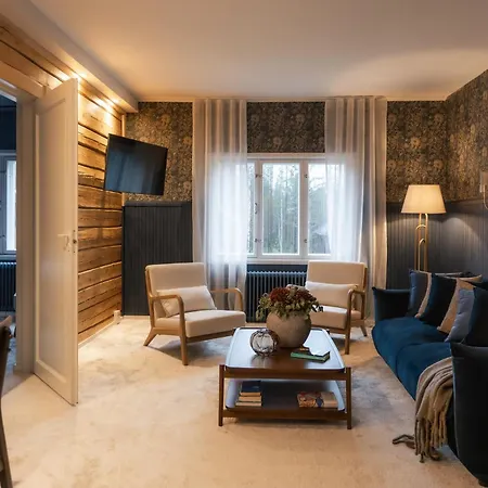 Hotelli Skyra Retreat *