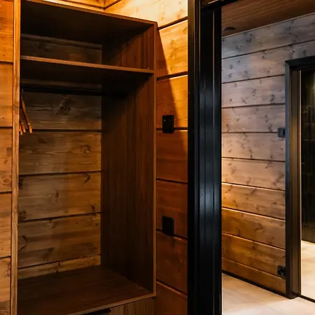 Skyra Retreat Hotelli *